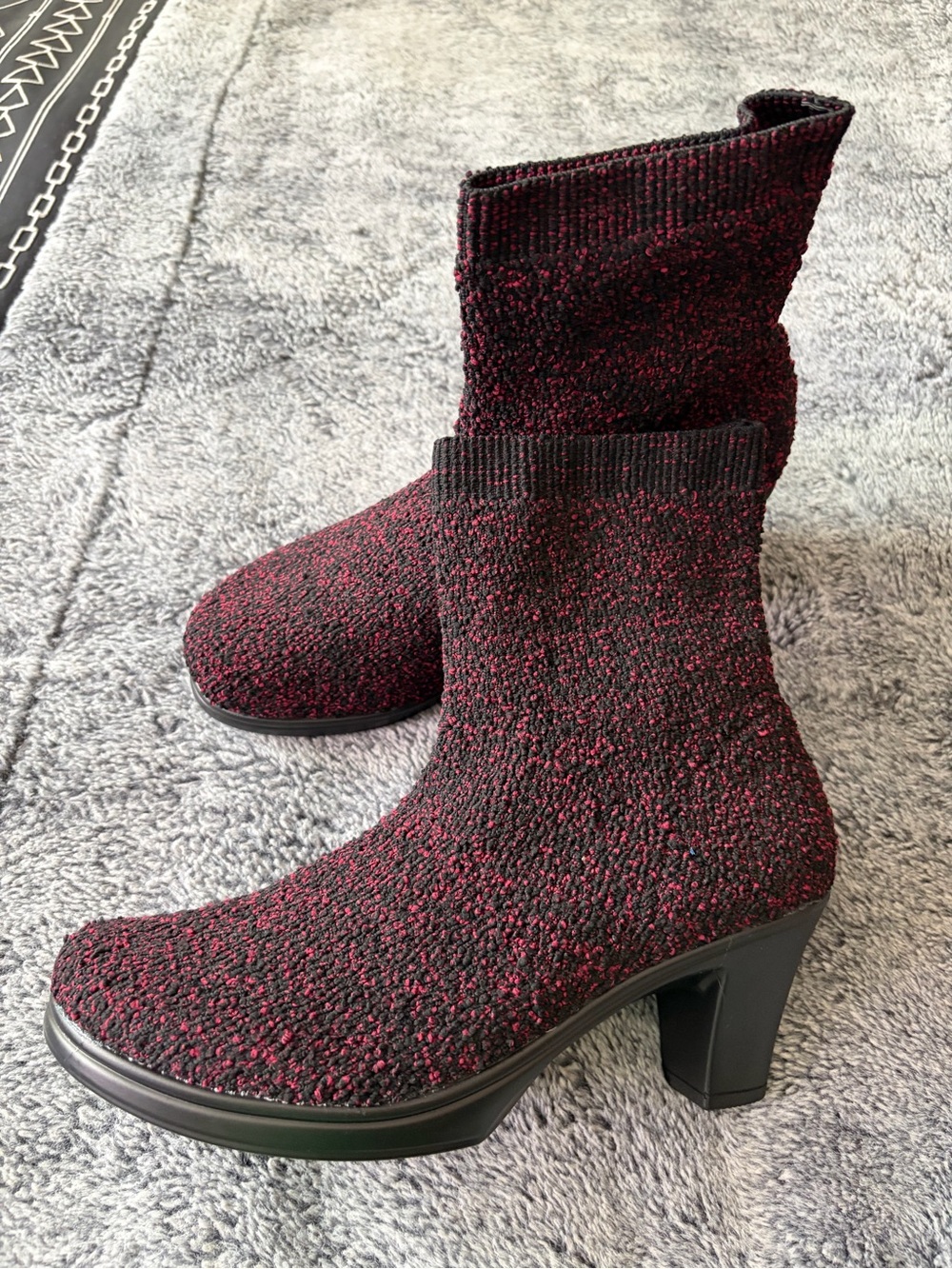 bernie mev. Black and Burgundy Knit Chunk Heel Ankle Boots